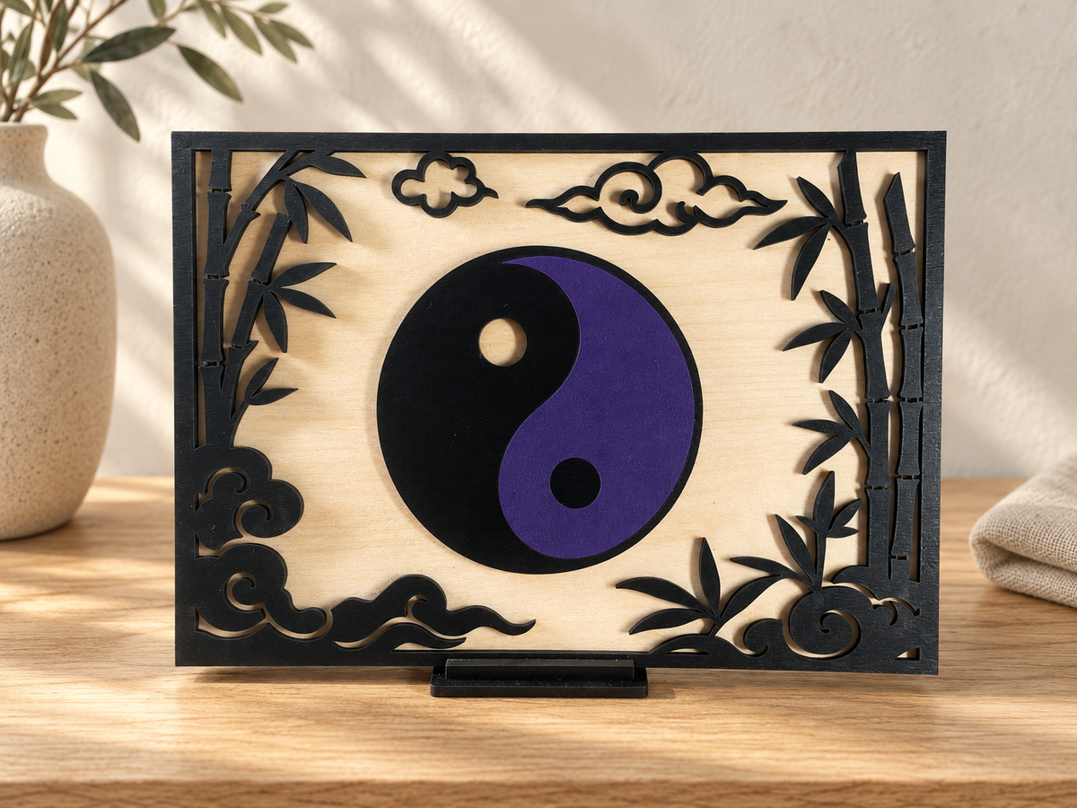Handbemaltes Yin-Yang-Aufstellbild in Originalviolett